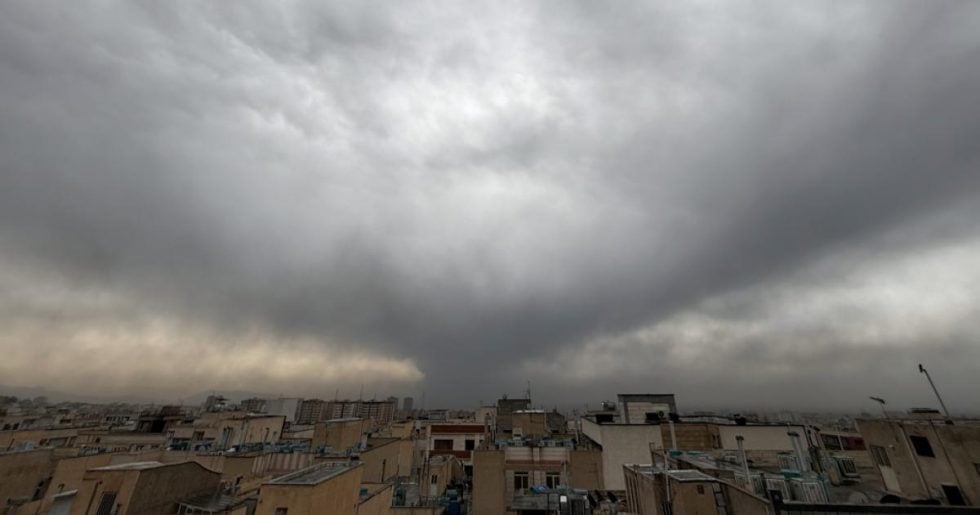 ΠΟΥ: Βρέχει πετρέλαιο στο Ιράν - Κινδυνεύει ο πληθυσμός
